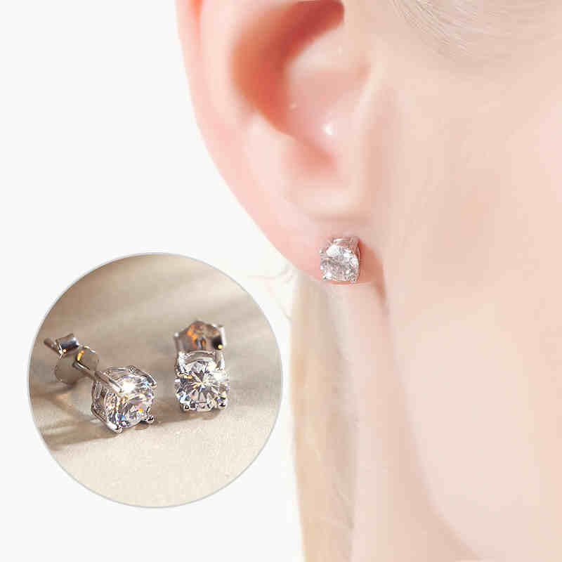 Elegant Diamond Stud Earrings 